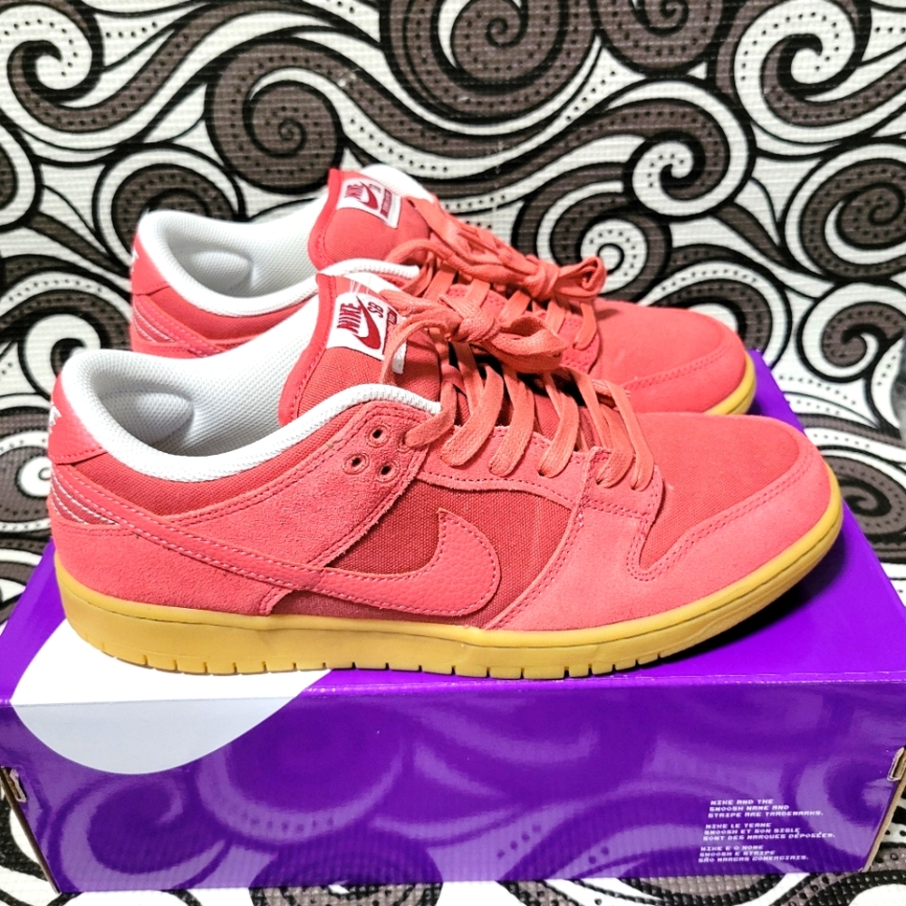 Nike SB Dunk Low "Adobe"